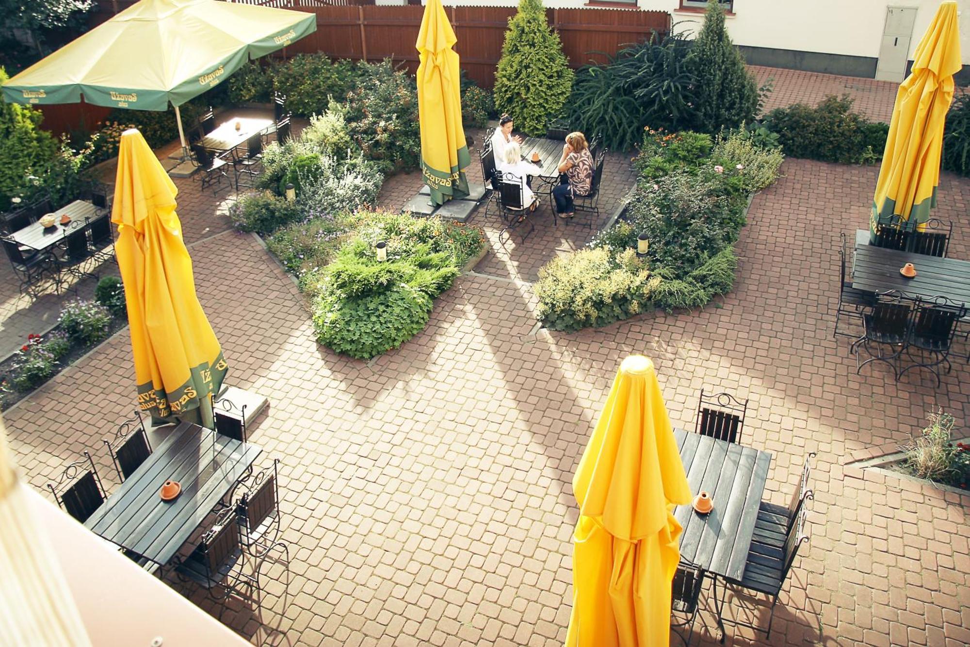 Hotel Kupfernams Ventspils Exterior foto